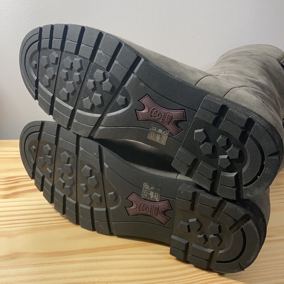 Ariat Women’s Clara Waterproof Boot - Picture 9 of 11